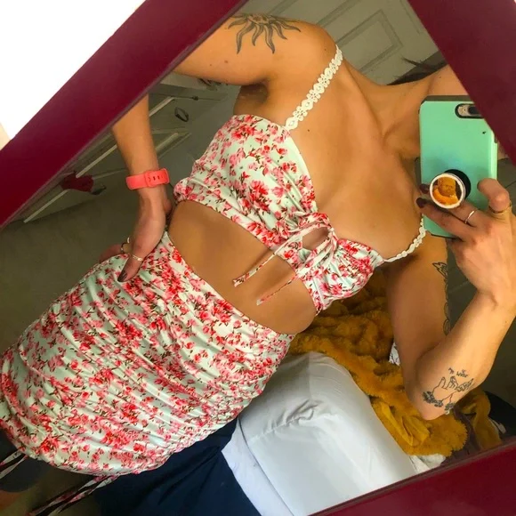 ☀️✌🏼NWOT Floral 2 Piece Set - Picture 3 of 12